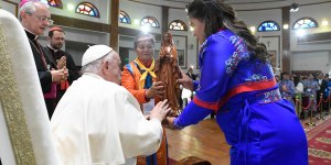 In Mongolia, Pope honors Mary found in garbage
