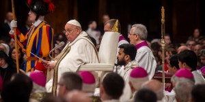 Let us rediscover our taste for the prayer of adoration: Pope&#8217;s homily